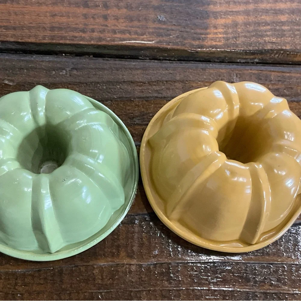 Unique Vintage this lot